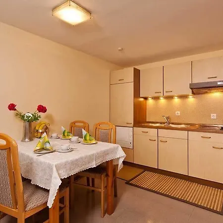 Konukevi Gaestehaus Brugger Martin