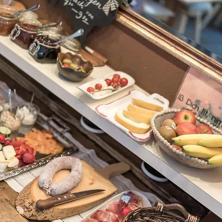 布鲁格马丁旅馆 4*